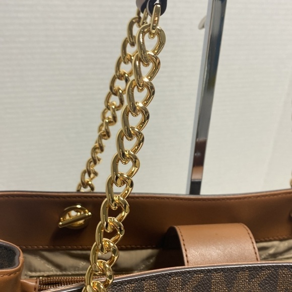 $358 NEW! NWT MICHAEL KORS Susannah Large EW Tote Brown/Luggage w/Chain Detail - Picture 3 of 11